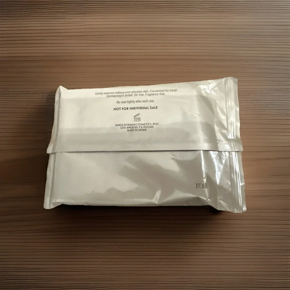 Merle Norman Facial Cleansing‎ Wipes 12 Sheets Travel Size